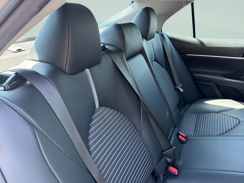 Used 2023 Toyota Camry SE w/ Convenience Package FWD image 9