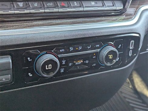 Used 2025 Chevrolet Silverado 2500 LT w/ Convenience Package image 28