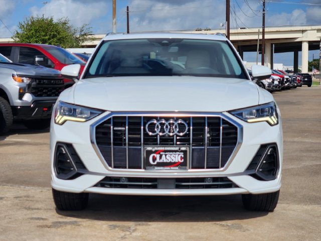 Used 2024 Audi Q3 2.0T Premium Plus w/ Premium Plus Package AWD/4WD image 2