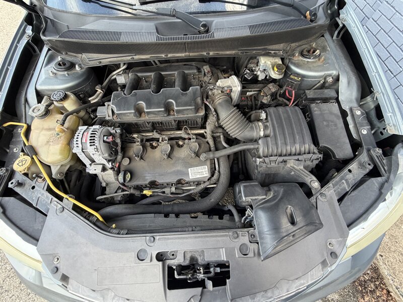 Used 2010 Chrysler Sebring Limited FWD image 19