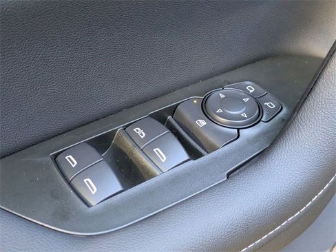 New 2025 Chevrolet Blazer LT image 9