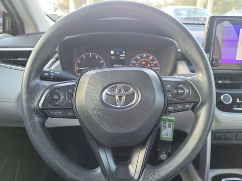 Used 2024 Toyota Corolla Cross L FWD image 23