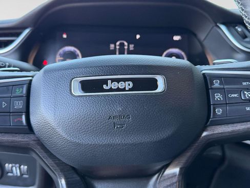 Used 2022 Jeep Grand Cherokee L Limited AWD/4WD image 28