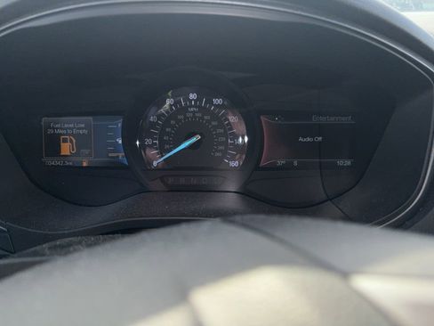 Used 2018 Ford Fusion SE w/ Fusion SE Technology Package image 16