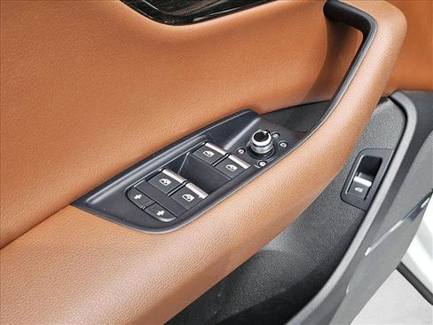 Used 2018 Audi Q7 2.0T Premium Plus w/ Premium Plus Package image 11