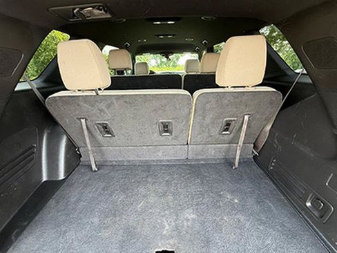 Used 2022 Chevrolet Traverse LS AWD/4WD image 23