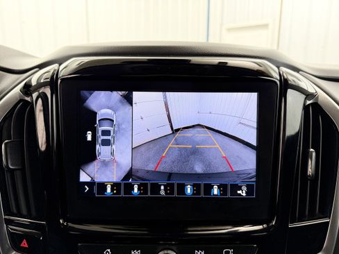 Used 2021 Chevrolet Traverse RS image 18