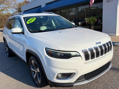 Used 2019 Jeep Cherokee Limited FWD image 14