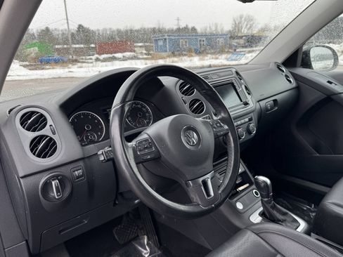 Used 2017 Volkswagen Tiguan S AWD/4WD image 11