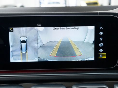 Used 2023 Mercedes-Benz Maybach GLS 600 4MATIC image 13