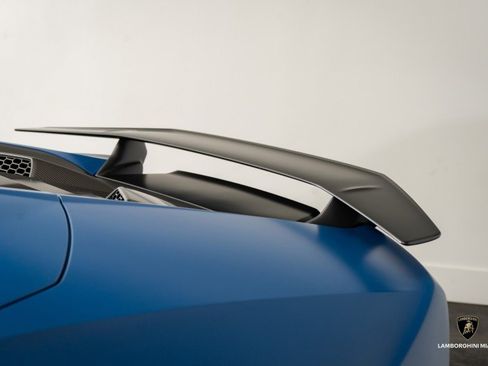 Used 2023 Lamborghini Huracan Tecnica image 9