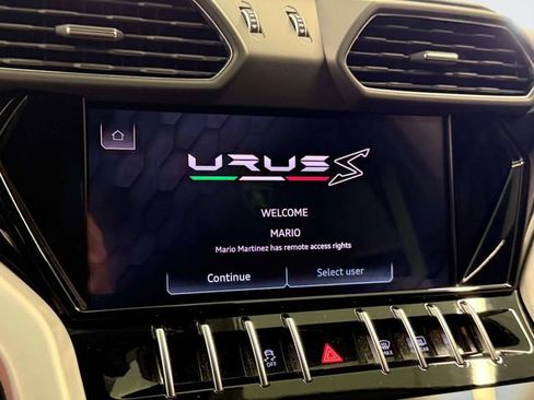 Used 2024 Lamborghini Urus S AWD/4WD image 29