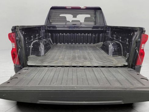 Used 2023 Chevrolet Silverado 1500 LT w/ Z71 Off-Road Package AWD/4WD image 16