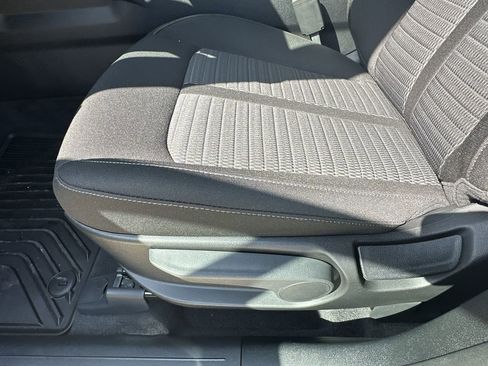 Used 2025 Kia Sorento LX image 17