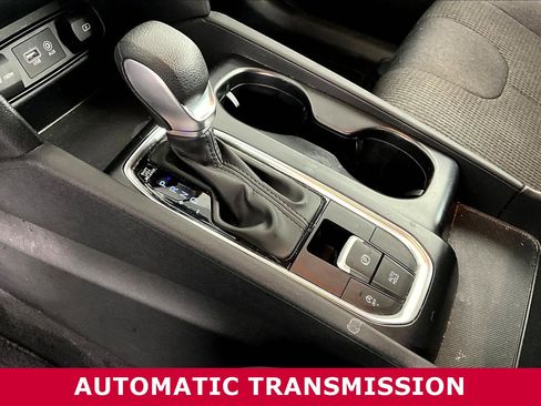 Used 2019 Hyundai Santa Fe SE image 16