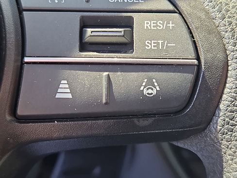 Certified 2023 Honda HR-V LX image 26