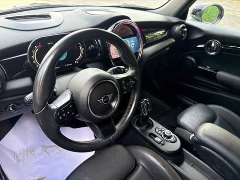 Used 2022 MINI Cooper S w/ Driver Assistance Package FWD image 10