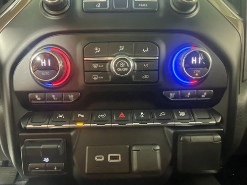 Used 2021 Chevrolet Silverado 1500 High Country image 21