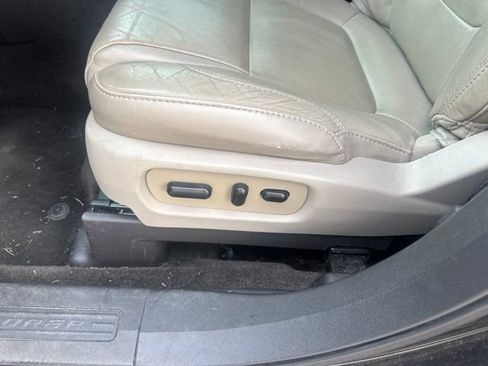 Used 2015 Ford Explorer XLT w/ Equipment Group 202B FWD image 35