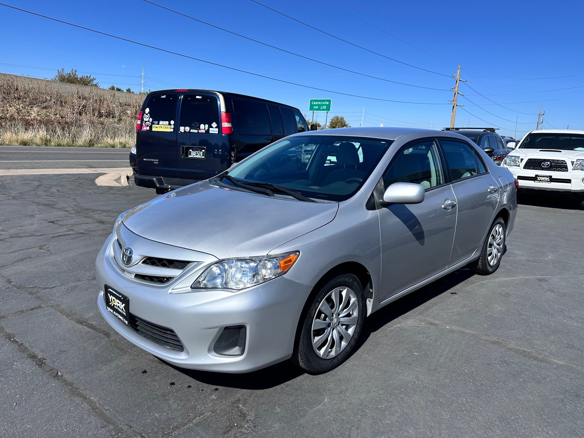 Used 2012 Toyota Corolla LE FWD image 2