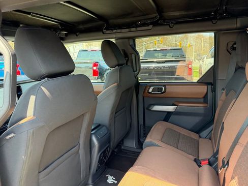 Used 2023 Ford Bronco Outer Banks AWD/4WD image 12