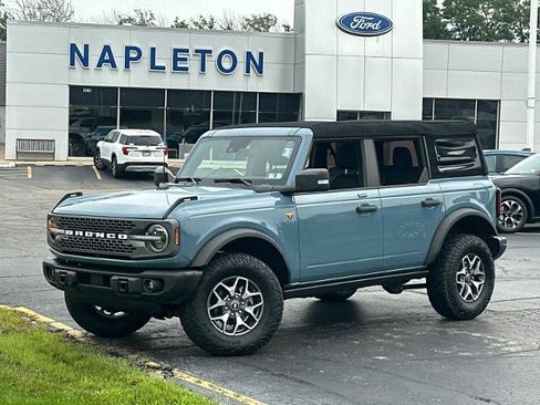 Certified 2023 Ford Bronco Badlands AWD/4WD image 2