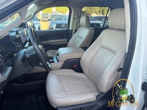 Used 2024 Ford Expedition XLT RWD image 14