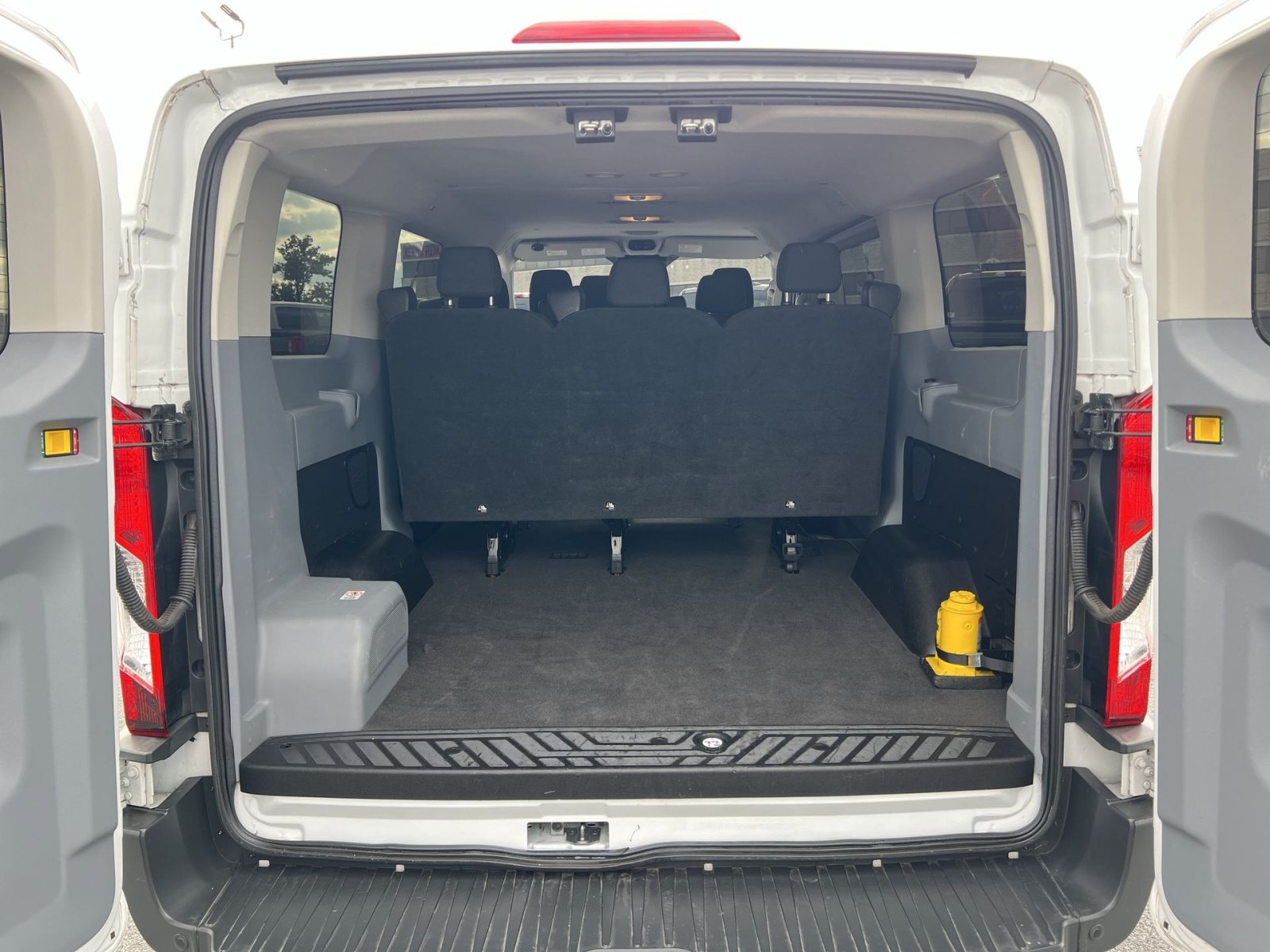 Used 2016 Ford Transit 150 XL RWD image 24