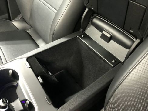 Used 2019 Porsche Cayenne S image 28