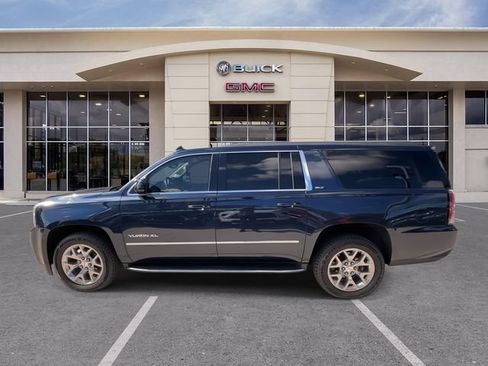 Certified 2020 GMC Yukon XL SLT w/ HD Trailering Package RWD image 8