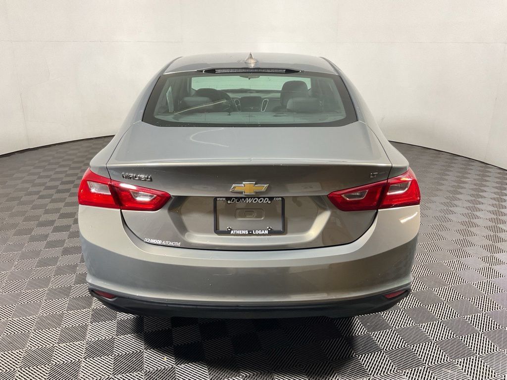Used 2017 Chevrolet Malibu LT FWD image 12
