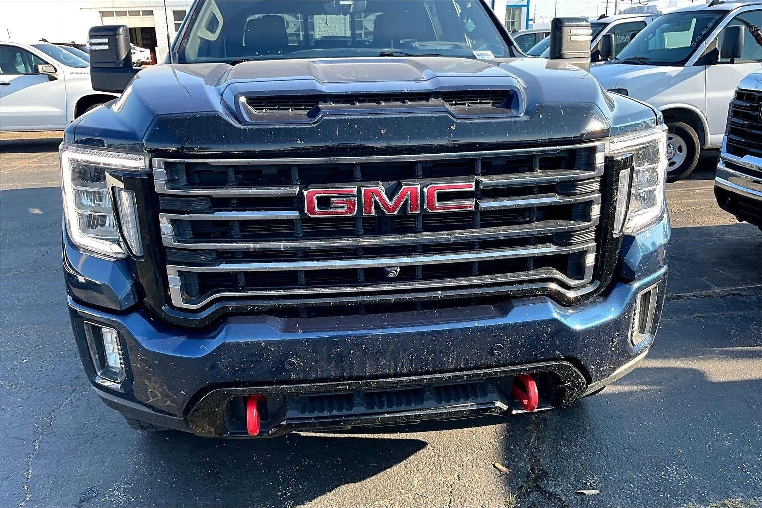 Used 2022 GMC Sierra 2500 AT4 w/ AT4 Premium Plus Package AWD/4WD image 3