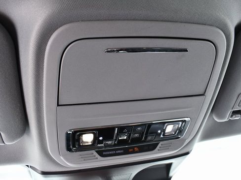 Used 2021 Lincoln Corsair AWD w/ Premium Package image 34