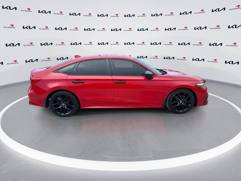 Used 2023 Honda Civic Sport image 9