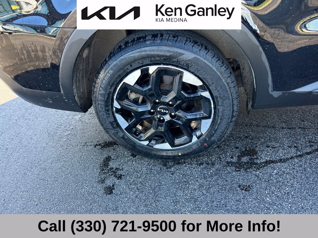 Certified 2024 Kia Sorento S w/ Panoramic Sunroof Package AWD/4WD image 21