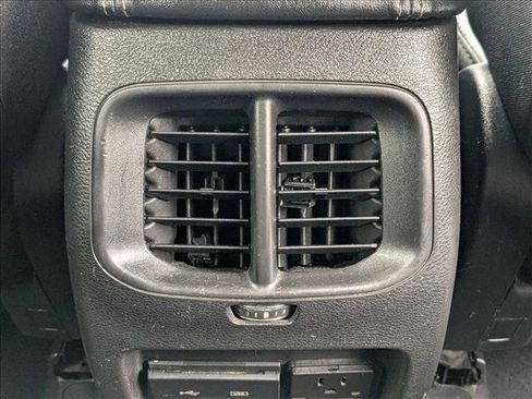 Used 2019 Jeep Cherokee Limited AWD/4WD image 15