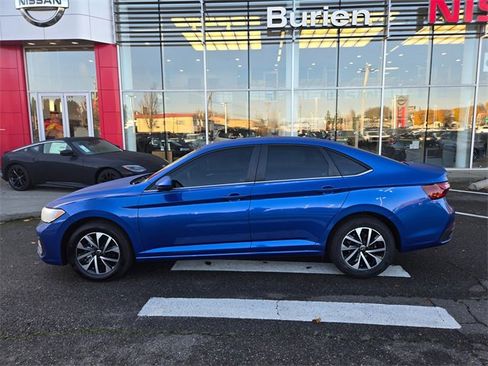 Used 2024 Volkswagen Jetta S image 11