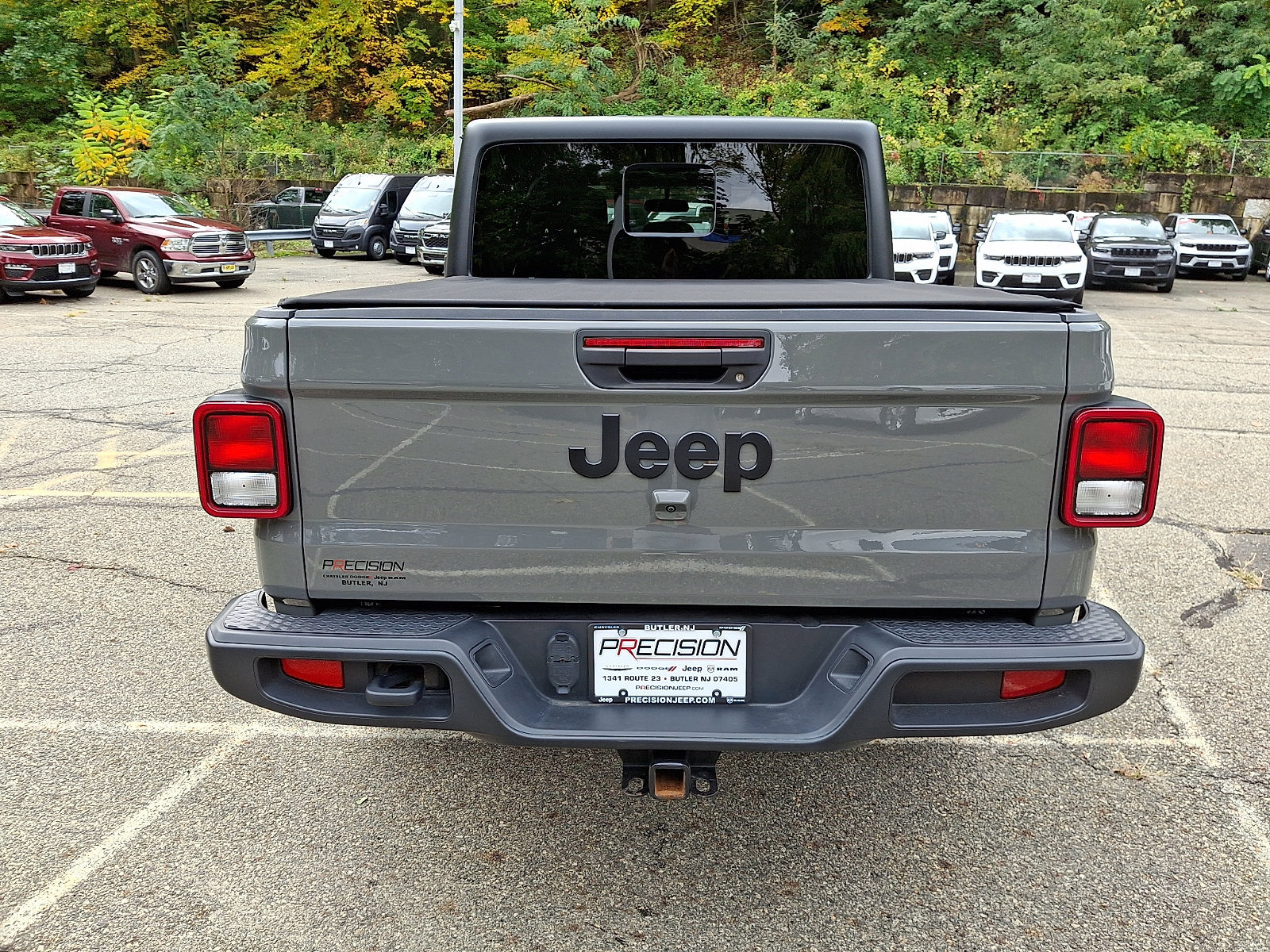 Certified 2023 Jeep Gladiator Sport AWD/4WD image 6