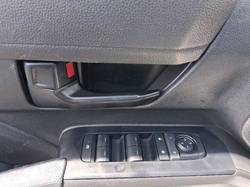 Used 2025 Toyota Tacoma SR5 AWD/4WD image 18