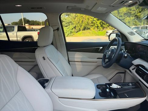 Used 2026 Buick Enclave Avenir w/ Super Cruise Package AWD/4WD image 14