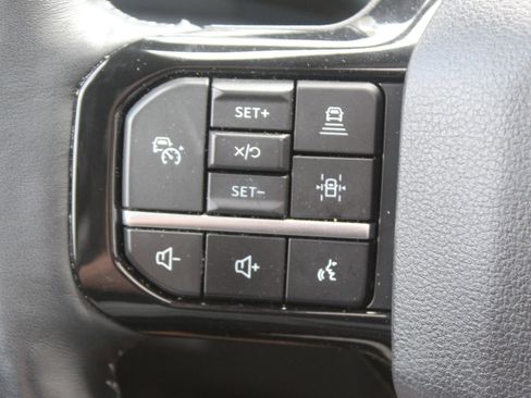 Used 2023 Ford F150 Lightning Platinum AWD/4WD image 32
