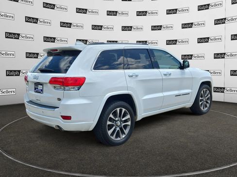 Used 2017 Jeep Grand Cherokee Overland RWD image 6