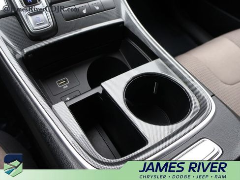 Used 2022 Hyundai Santa Fe SEL FWD image 38