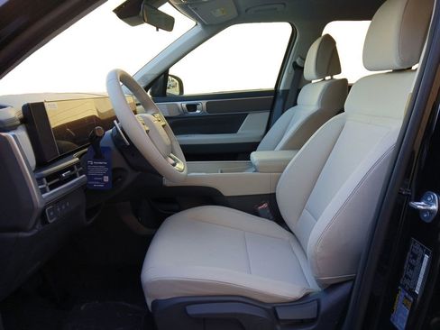 New 2026 Hyundai Santa Fe SE FWD image 9
