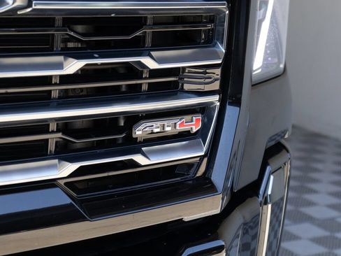Used 2024 GMC Sierra 2500 AT4 w/ AT4 Premium Plus Package AWD/4WD image 8