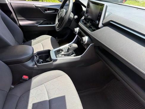 Used 2019 Toyota RAV4 XLE w/ Convenience Package AWD/4WD image 7