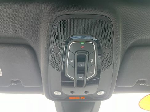 Used 2019 Audi Q8 Premium Plus w/ Premium Plus AWD/4WD image 23