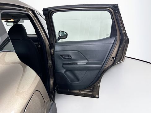 Used 2025 Nissan Kicks S image 28