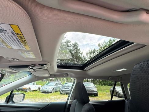 Used 2021 Subaru Outback Premium image 14