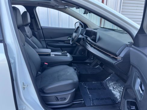 Used 2025 Nissan Ariya FWD image 15